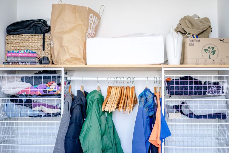 How to Store Seasonal Clothes Efficiently for More Space and Longevity